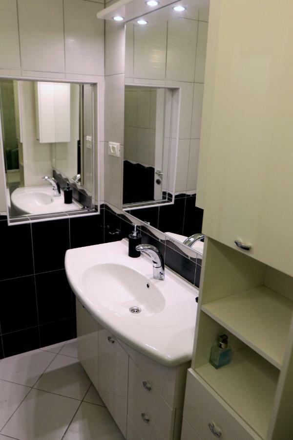 Centar Vodice Apartmani Rom bilde